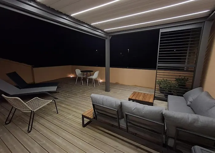 T2 Cozy Terrasse 40 M2 Et Pergola 皮诺托里卡尔达雷洛